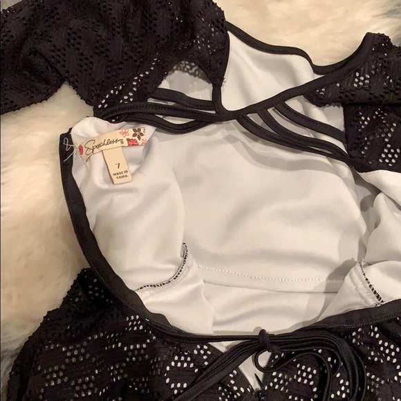 Black & white dress - Picture 8 of 8